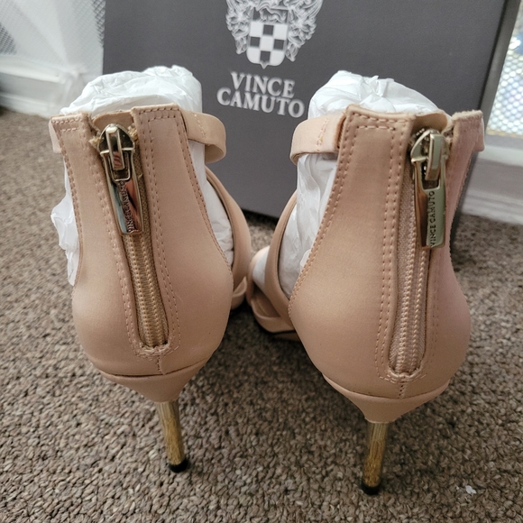 VINCE CAMUTO **NWT** Pascallia Sandal, sz 6 - Picture 4 of 10